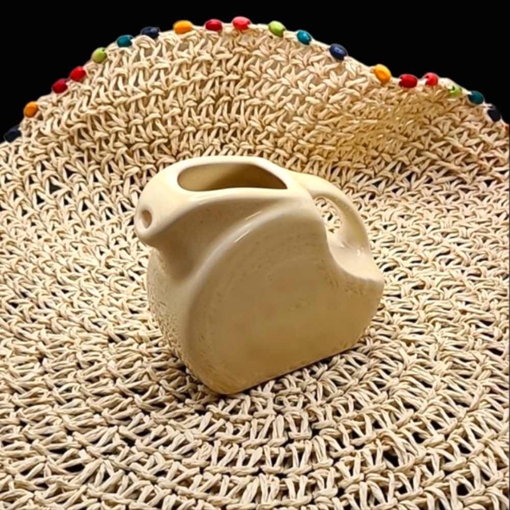 FIESTA FIESTAWARE Ivory Mini Disc Pitcher 2008